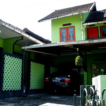 Bayu Murti Homestay Yogyakarta Extérieur photo