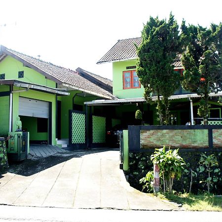 Bayu Murti Homestay Yogyakarta Extérieur photo